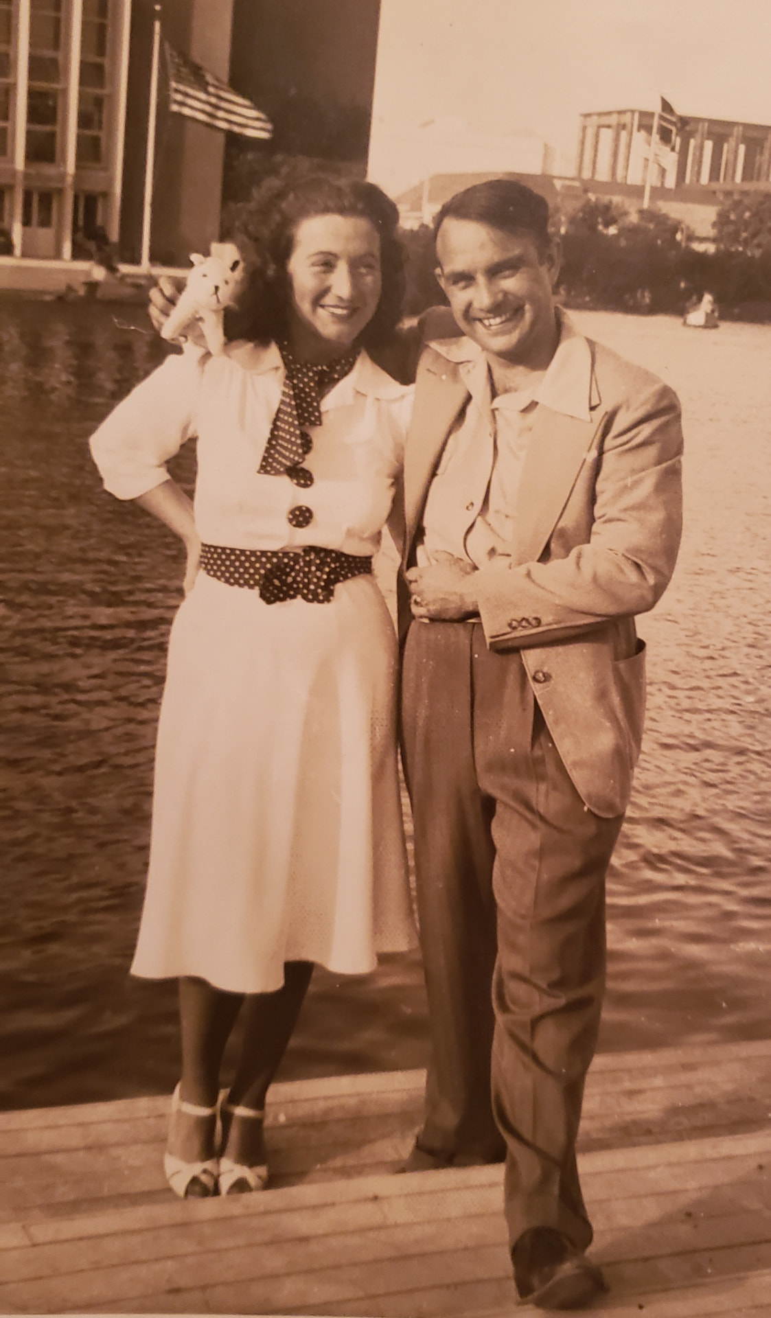 Gladys and Ernest Frere together by the water